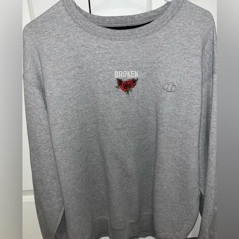 Men’s Grey Large Champion Sweatshirt with Roses “Broken”